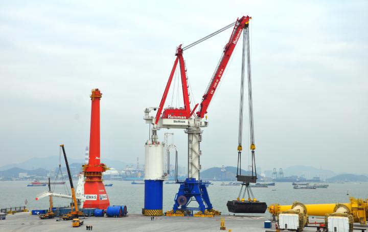 2,600mt Skyhook Crane